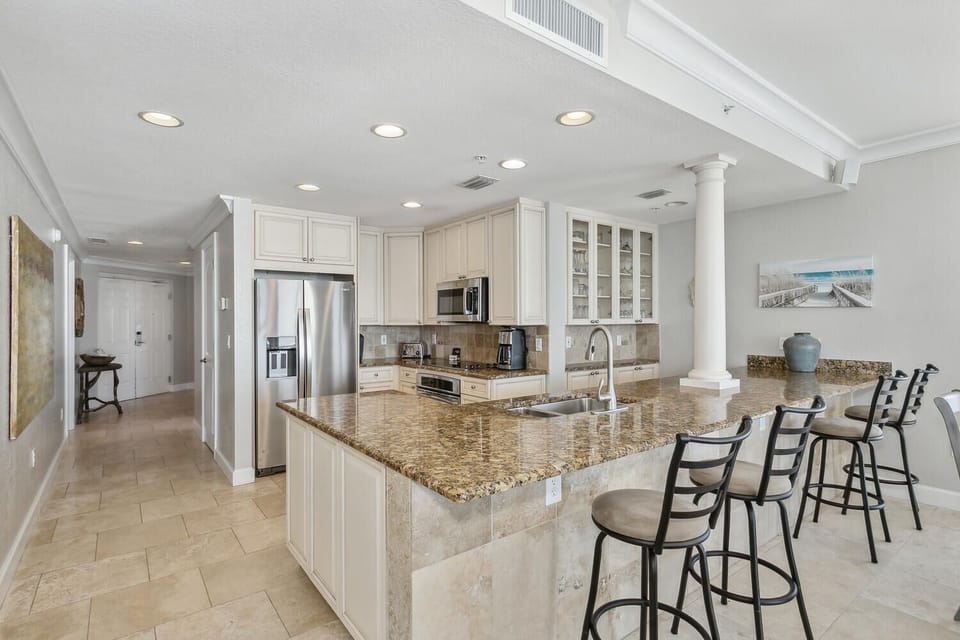 Beach Club 1001 - Kitchen