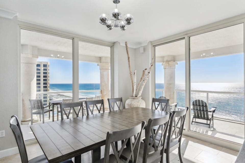 Beach Club 1001 - Dining Room