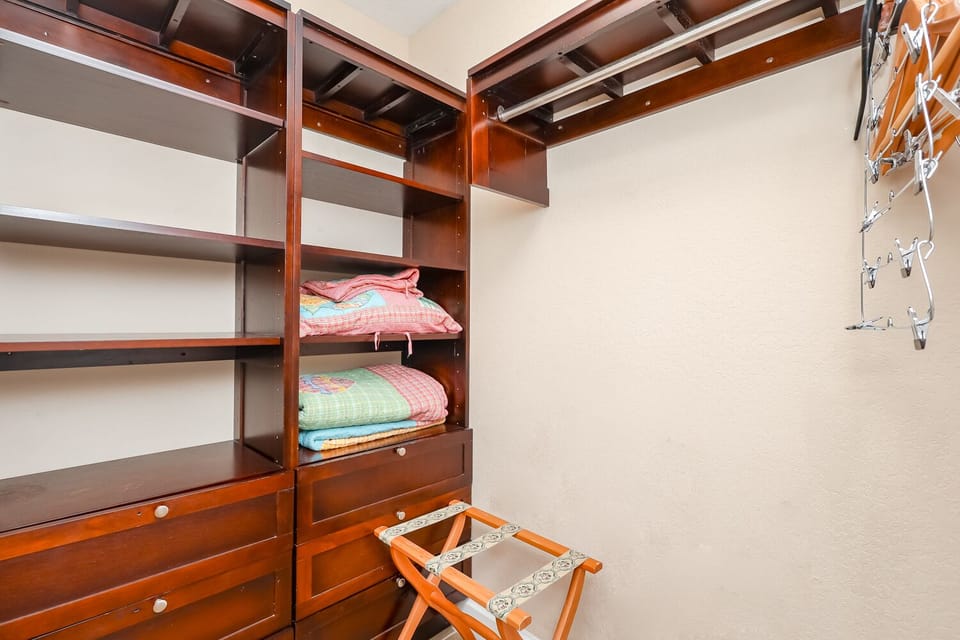 Beach Club-1002 - Primary Closet