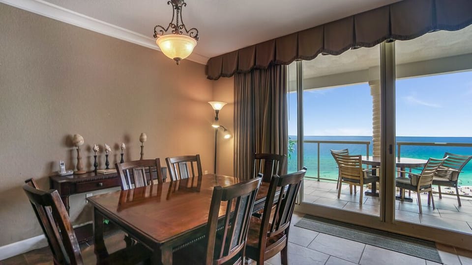 Beach Club 1003 - Dining room