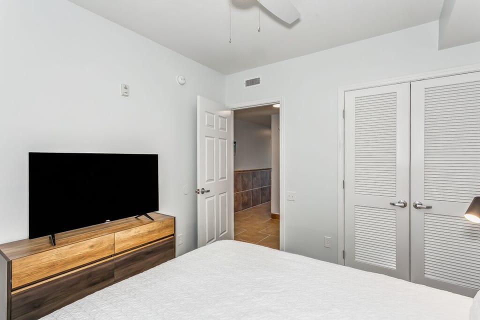 18 Via De Luna Dr 103B-3