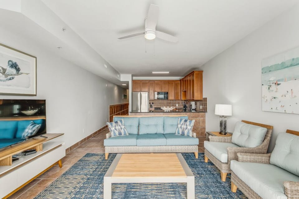 Beach Club 104B - living room