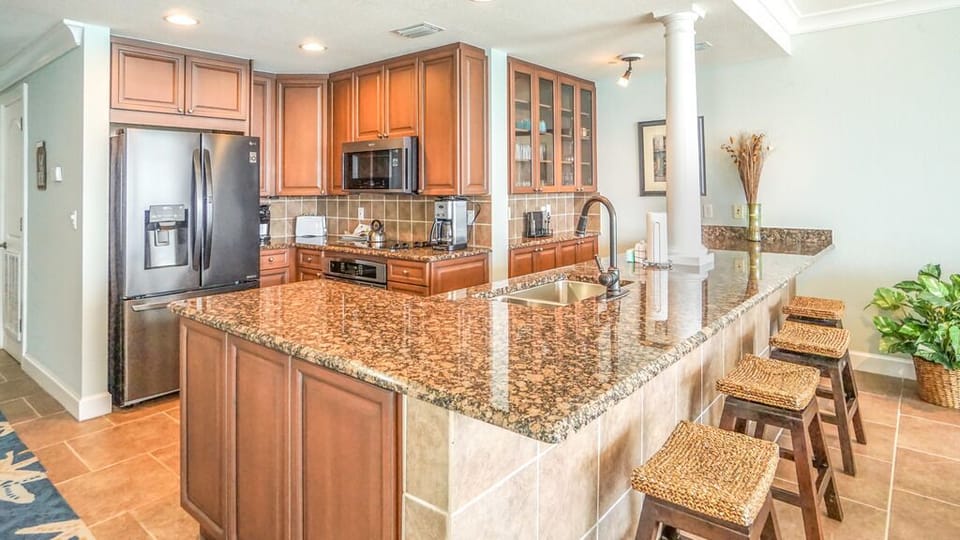 Beach Club 1203 - Kitchen