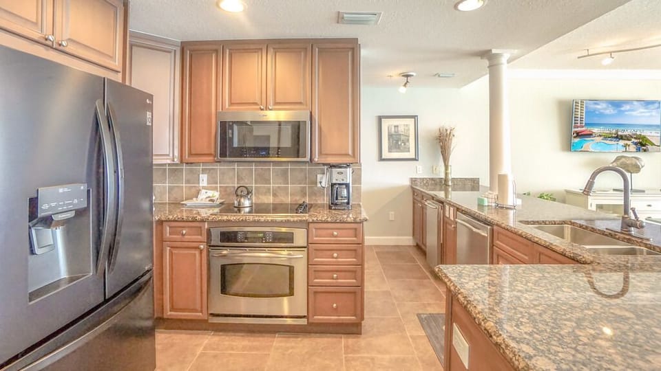 Beach Club 1203 - Kitchen