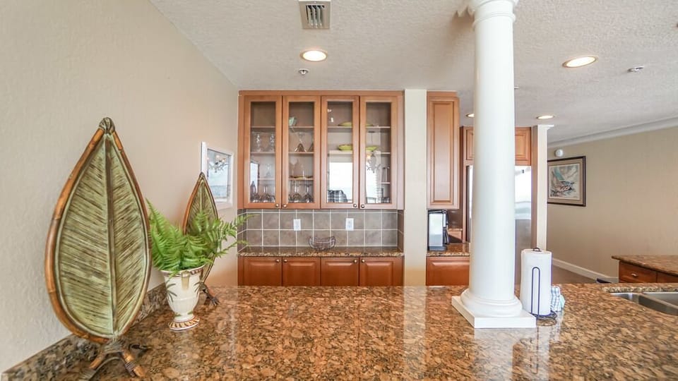 Beach Club 1204 - Kitchen bar