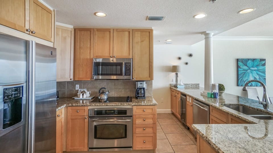 Beach Club 1205 - Kitchen
