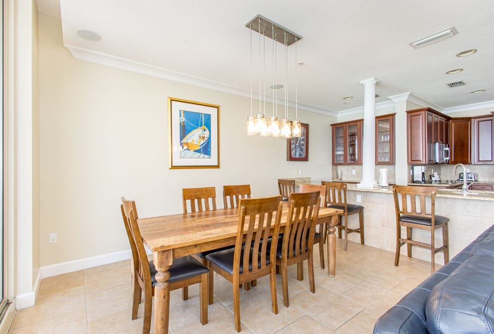 Beach Club 1602 - Dining room