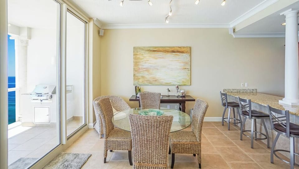 Beach Club 1604 - Dining room