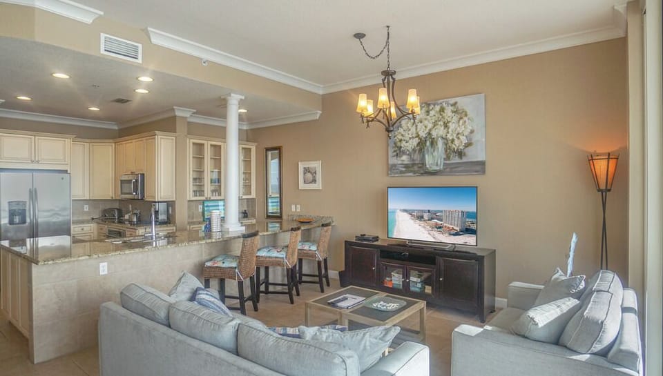 Beach Club 1703 - Living room