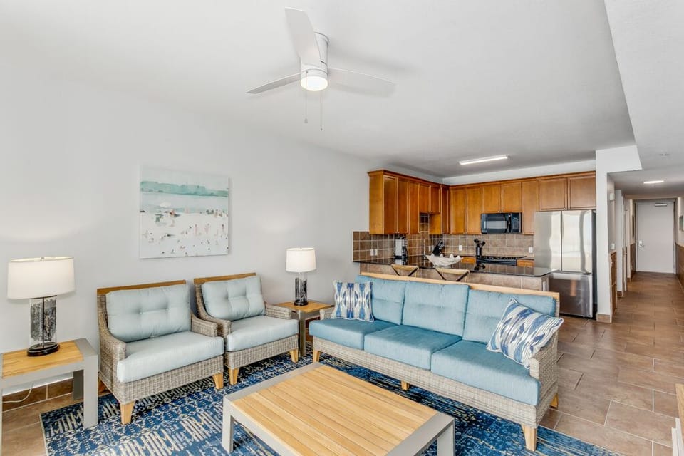Beach Club 205B - living room