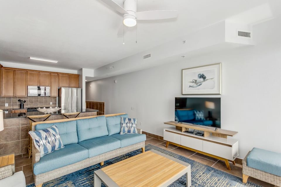 Beach Club 205B - living room