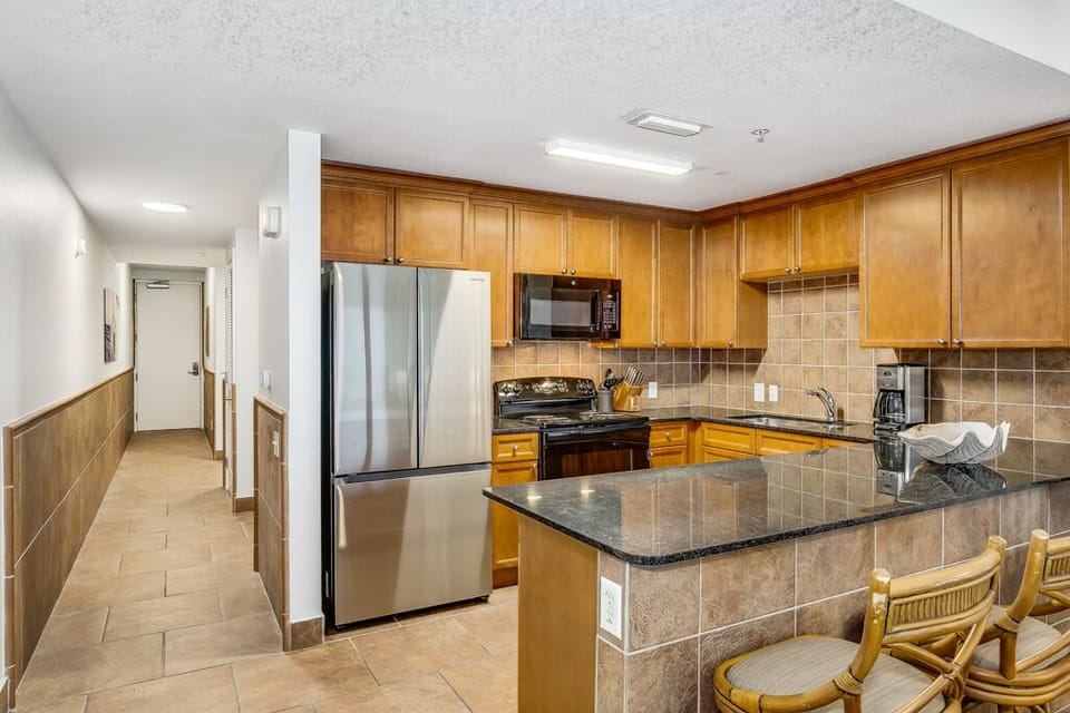 Beach Club 302A - kitchen