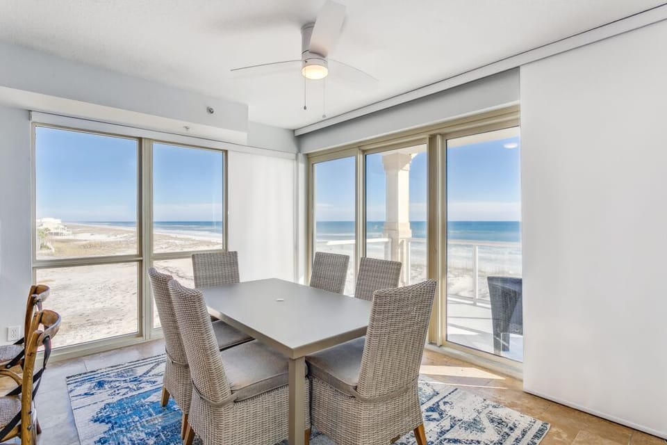 Beach Club 302B - Dining room