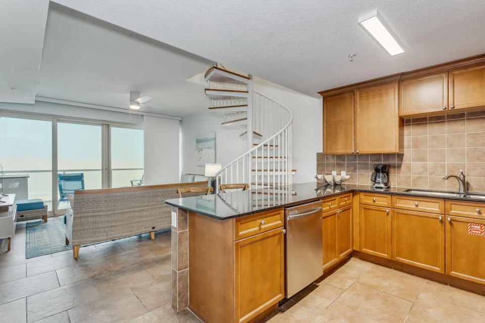 Beach Club 303B - kitchen