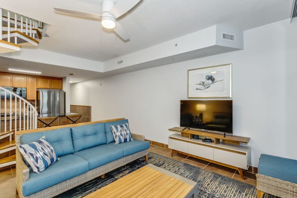 Beach Club 305A - Living room