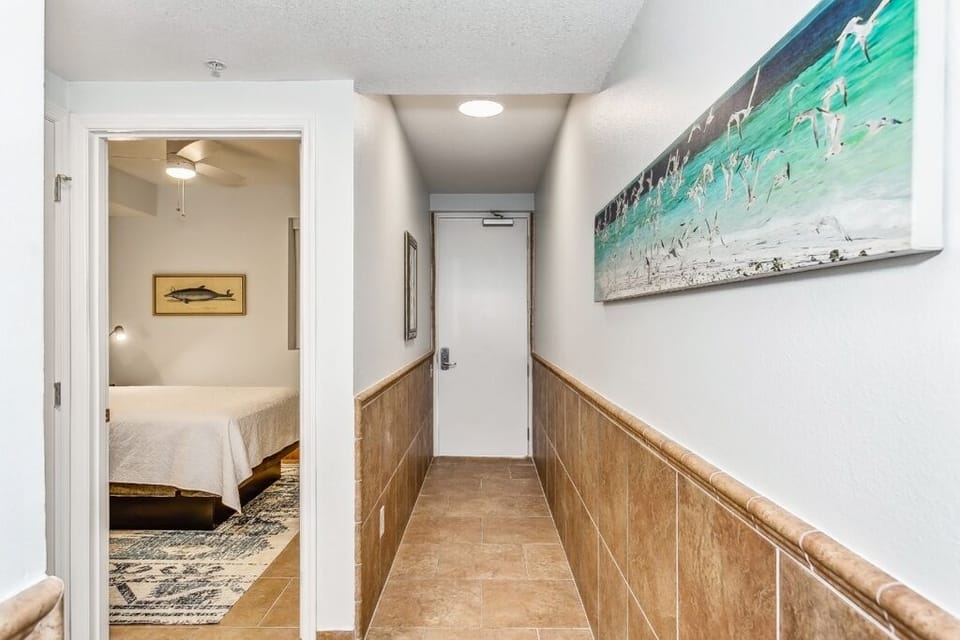 Beach Club 305B - Hallway