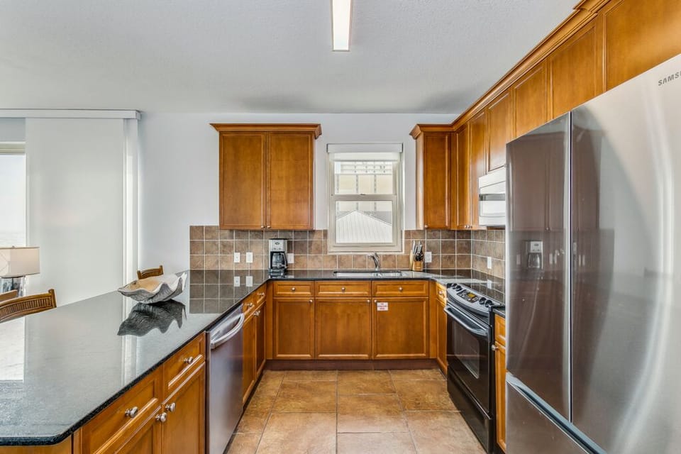 Beach Club 306A - Kitchen
