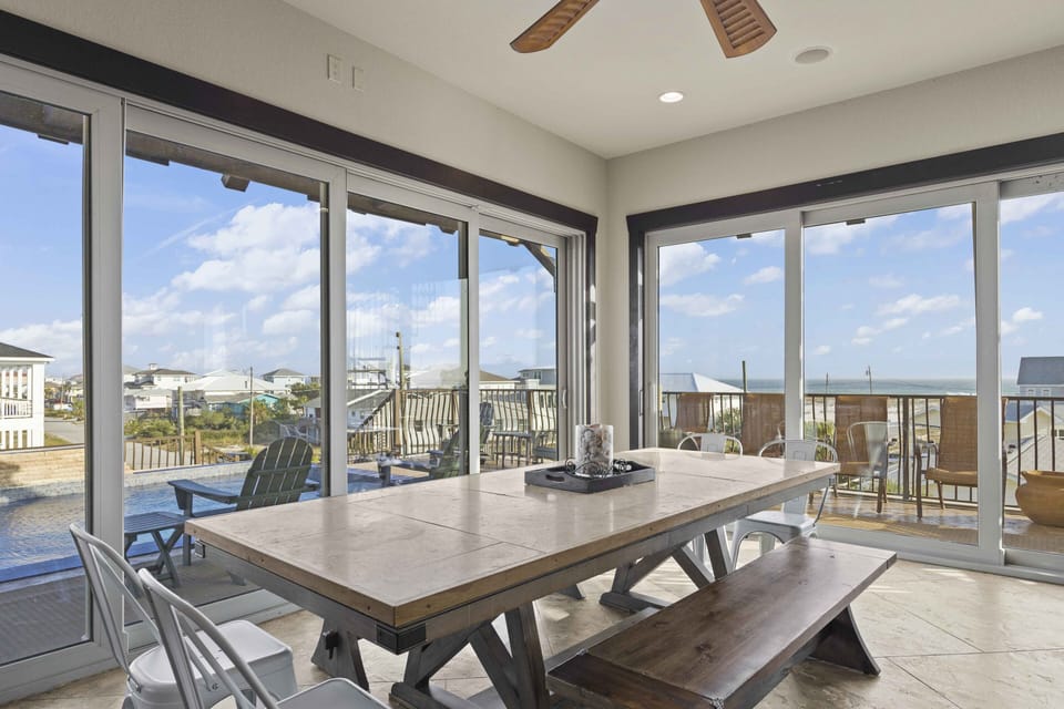 High Life - Dining area