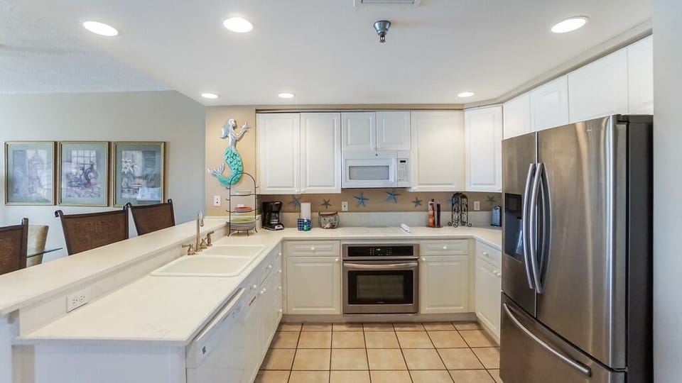 Emerald Isle 104 - Kitchen