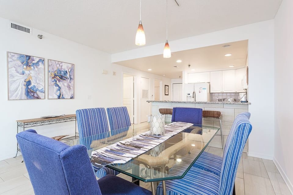 Emerald Isle 205 - Dining room