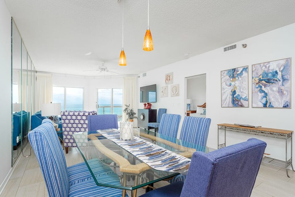 Emerald Isle 205 - Dining room