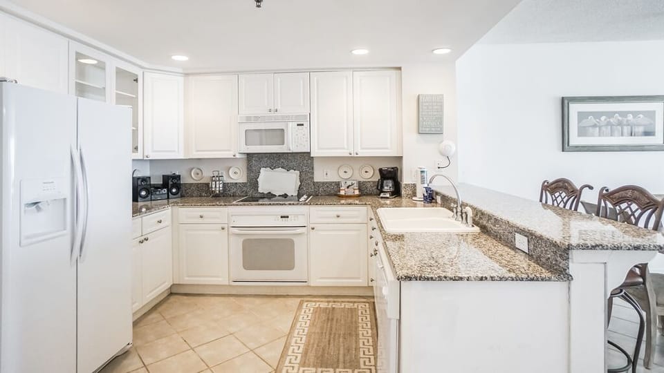 Emerald Isle 303 - Kitchen