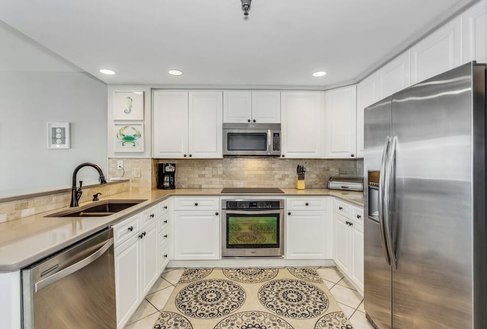 Emerald Isle 1604 - Kitchen