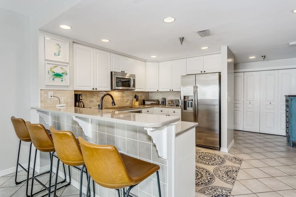Emerald Isle 1604 - Kitchen