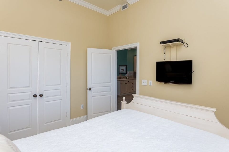 22 Via Deluna 1706- second bedroom
