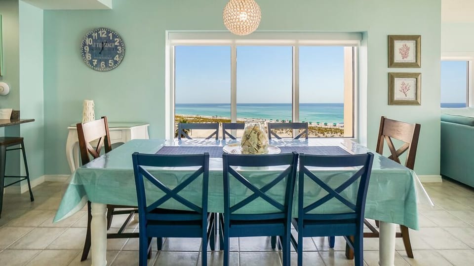 Emerald Isle 301 - Dining room