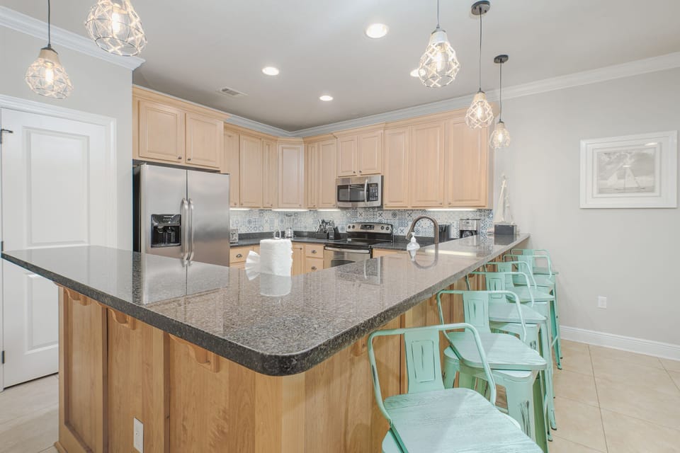 Kitchen fully stocked!