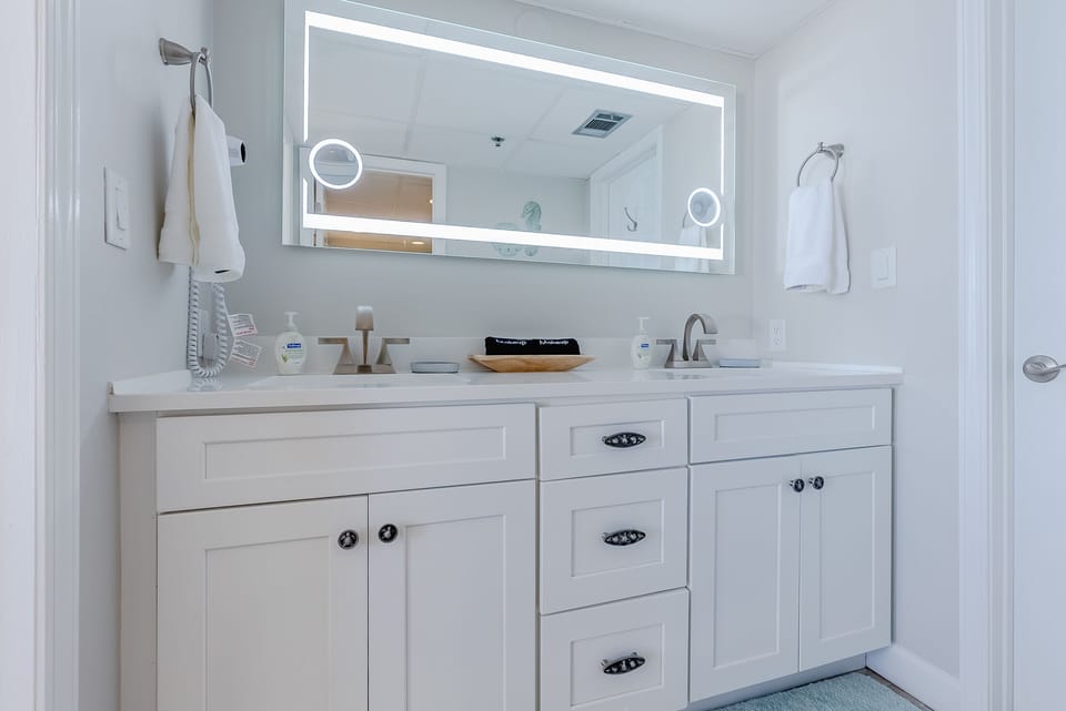 Double vanity in the master bath