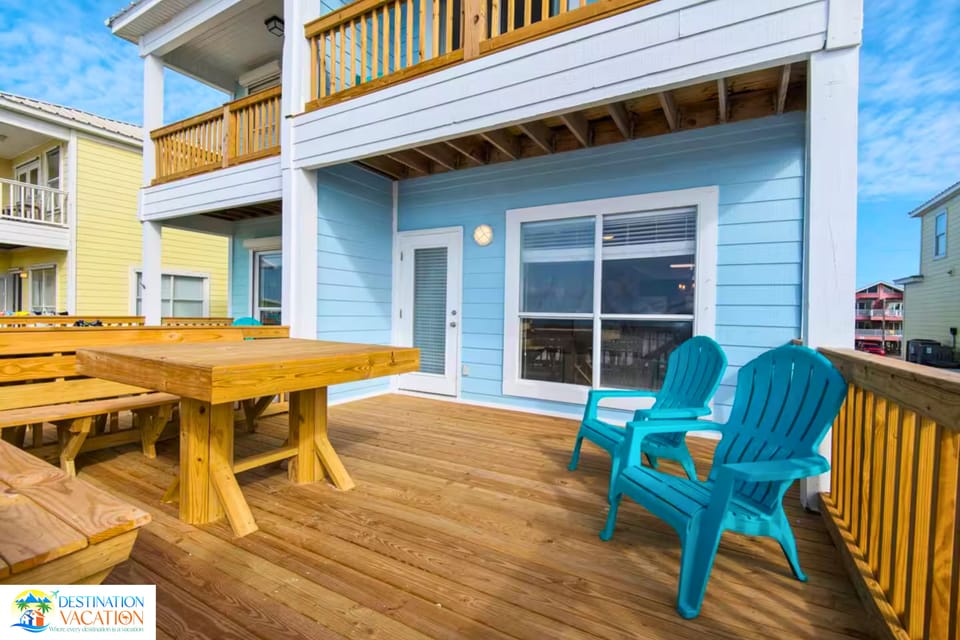 Unwind outdoors with a refreshing coastal breeze.