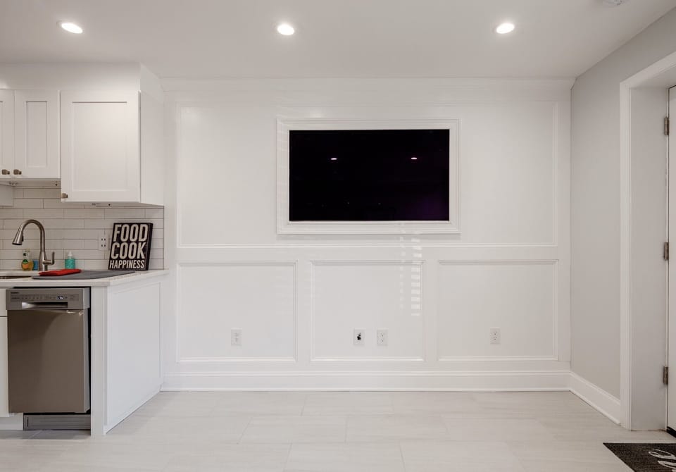 55” OLED TV 

Sling TV included 

Access to your own Netflix and other apps 