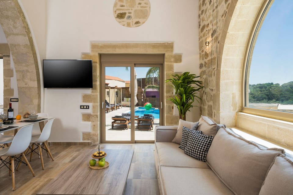 Luxury Villa | Living area | 50-inch Smart TV with satellite channels, TV, Netflix
