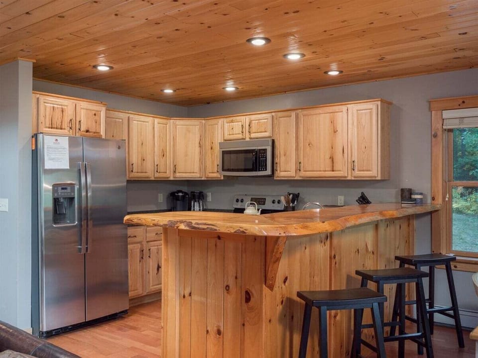 Kitchen island with seating for 3