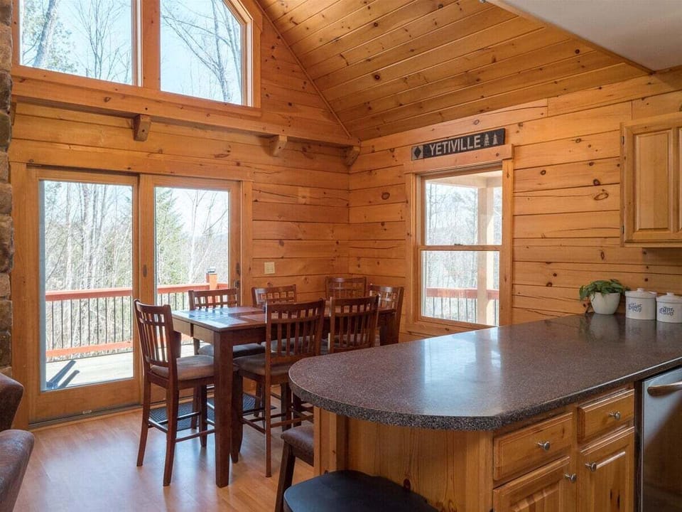 Dining/Kitchen