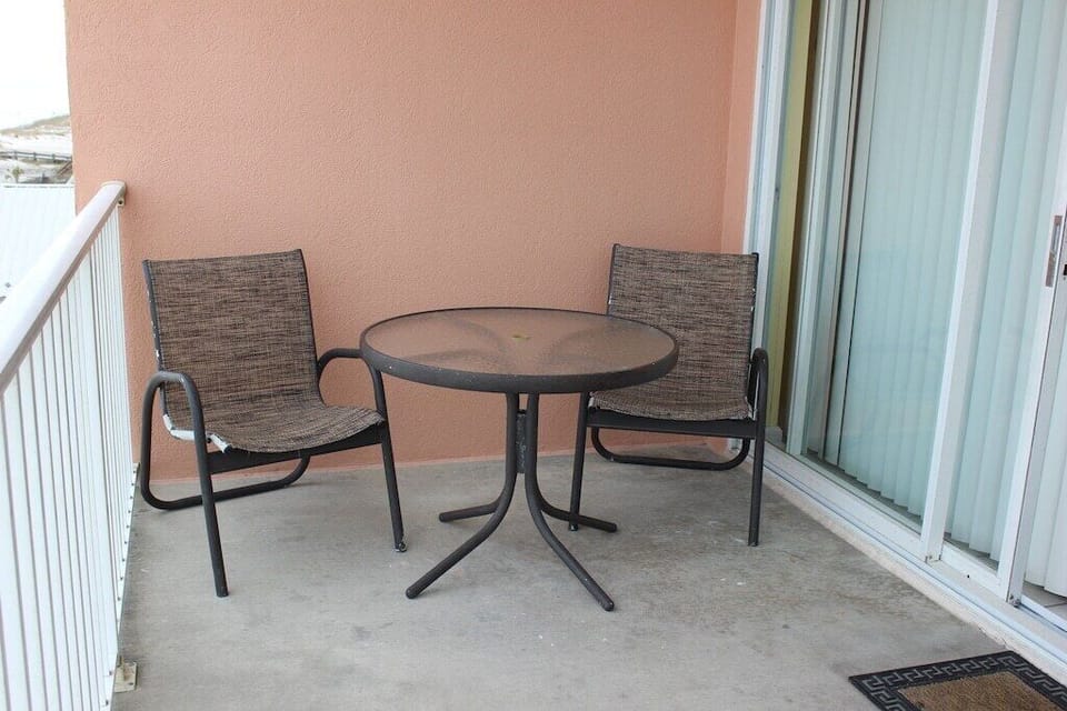 Tropic Isle 401 - Spacious balcony