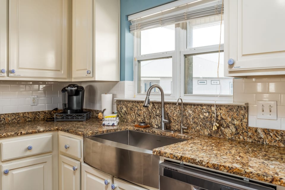 Surfs Up Kitchen Apron Sink