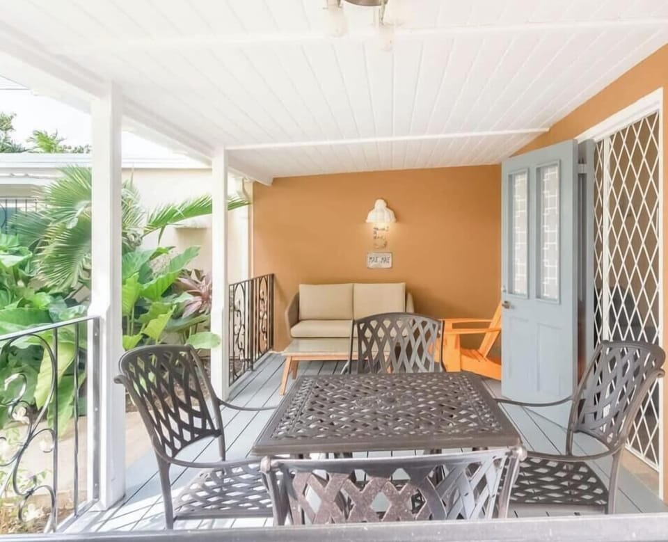 Outdoor dining to enjoy the Caribbean nights