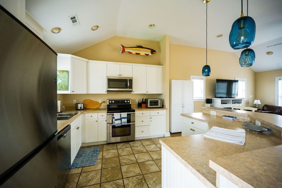 Third Floor Common Area - Kitchen