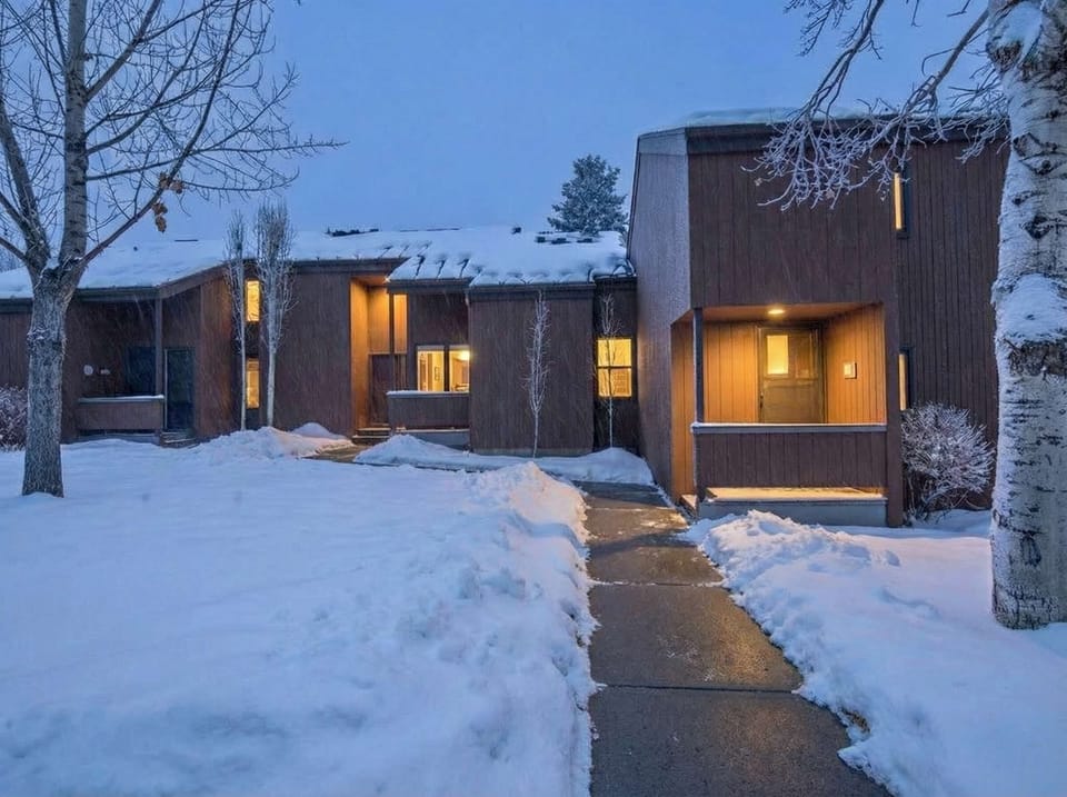An exterior view of this lovely condominium with ski in/ski out access to Park City Mountain Resort