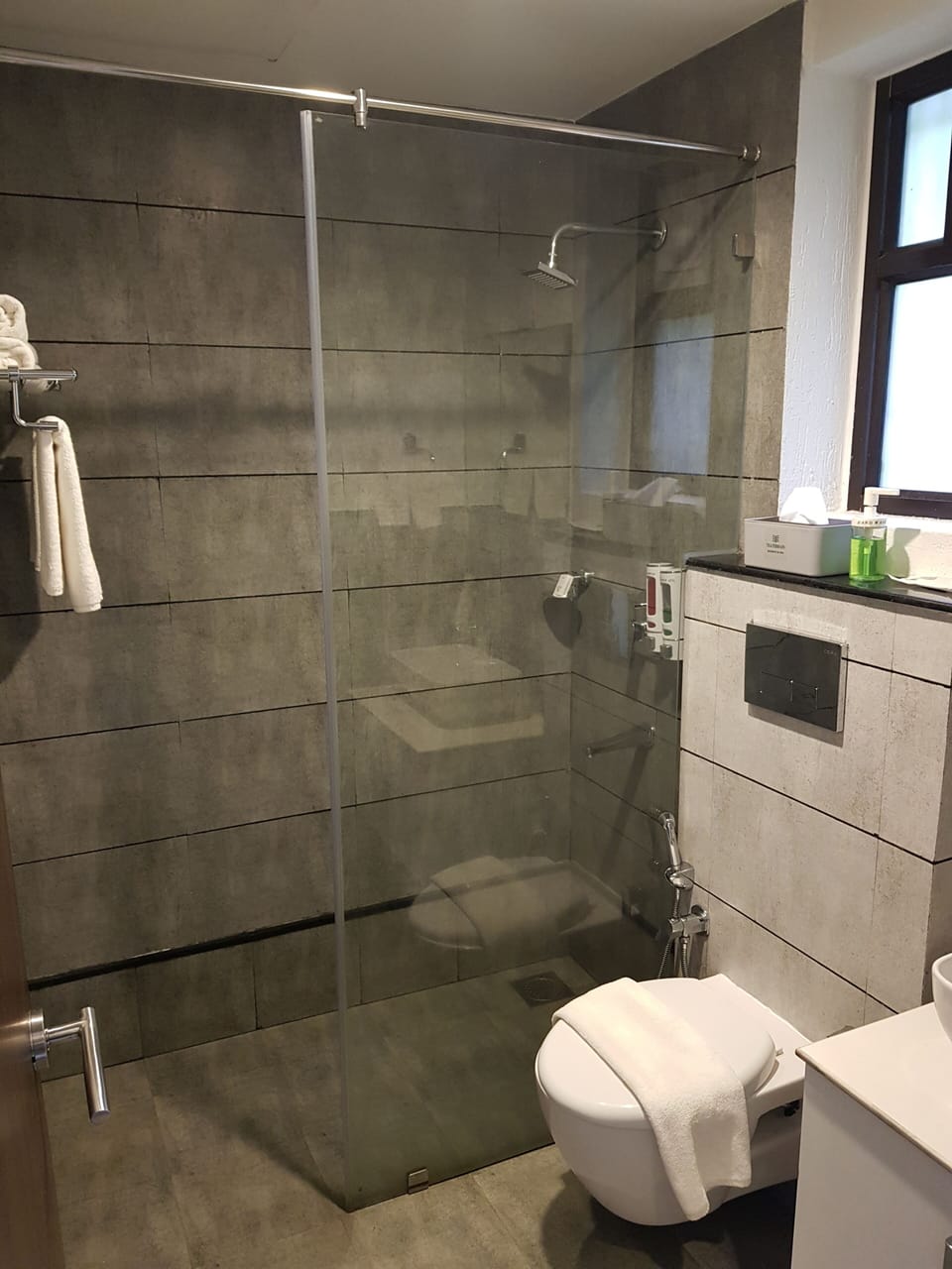 Estate King Suite | Bathroom | Shower, rainfall showerhead, designer toiletries, hair dryer