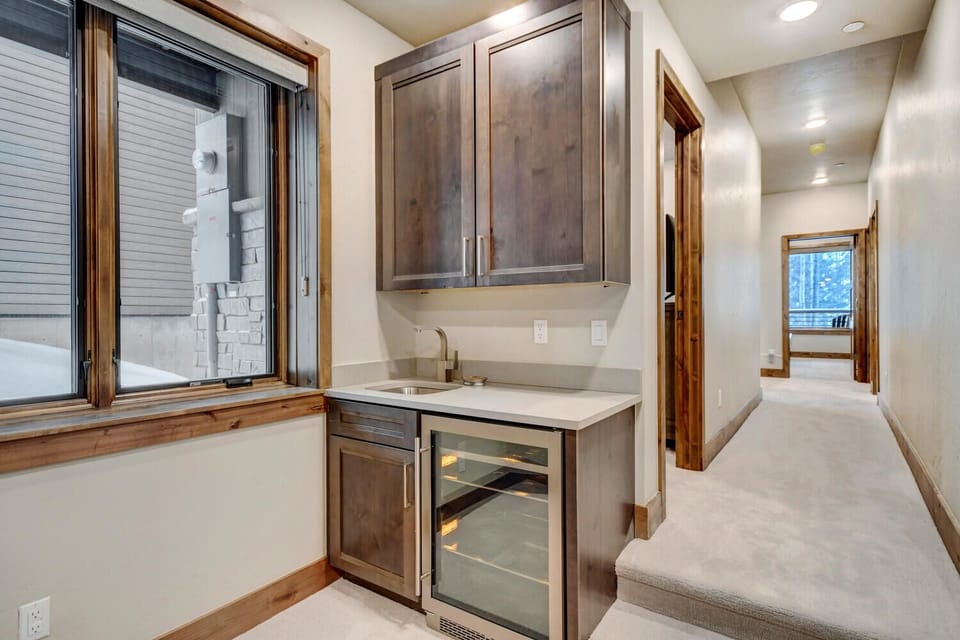 Lower Level Wet Bar Area
