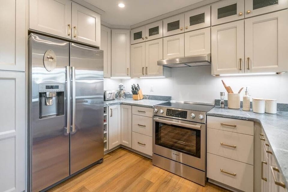 Fully stocked kitchen
