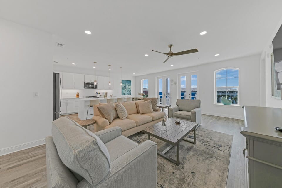 Spacious Living, Kitchen and Dining Area for Whole Family