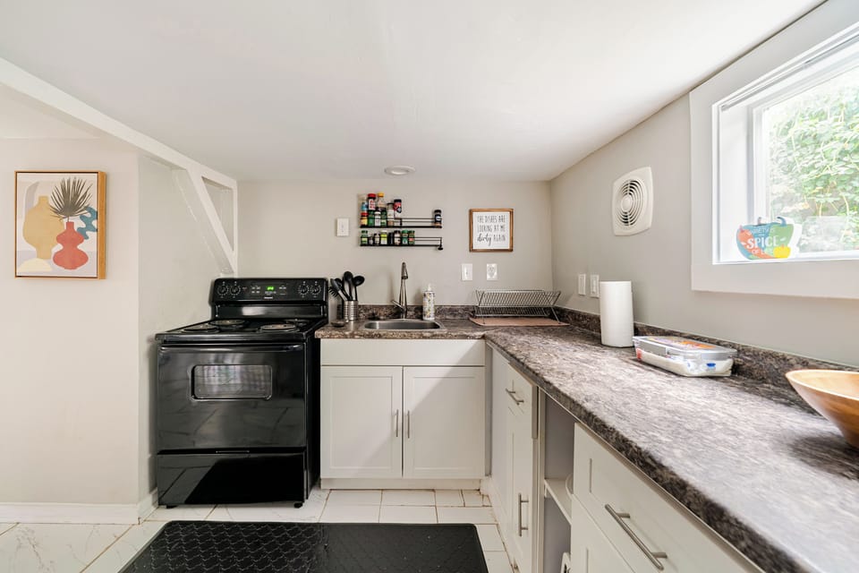 Comfort Apartment, 2 Bedrooms, Non Smoking, Kitchen | Private kitchen | Fridge, microwave, oven, stovetop