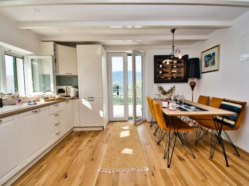 Family House, 2 Bedrooms, Sea View, Beachside | Living area | 80-cm TV with satellite channels