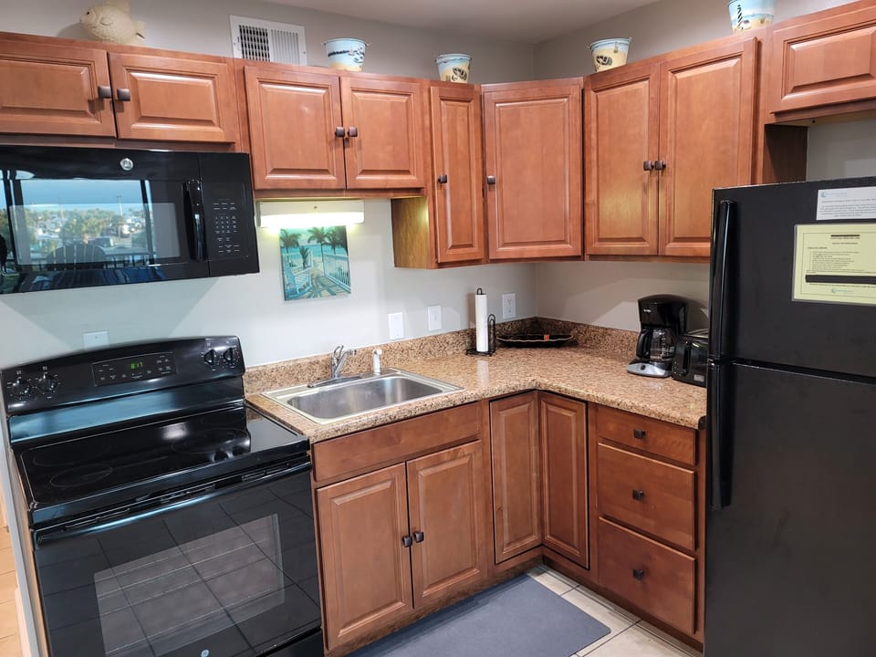 Kitchen with everything you might need
