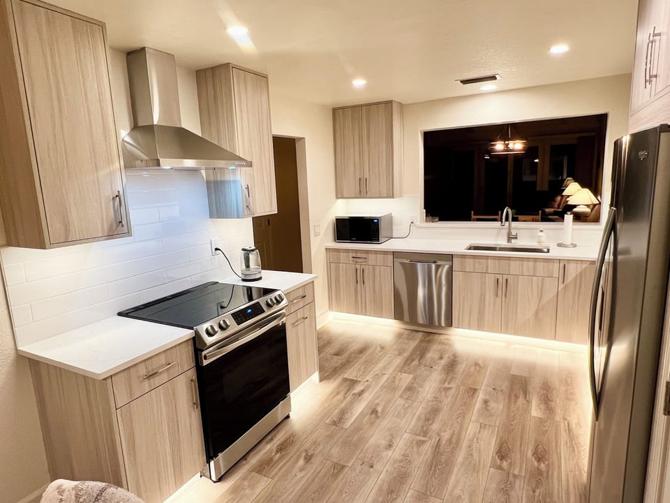 NEW KITCHEN